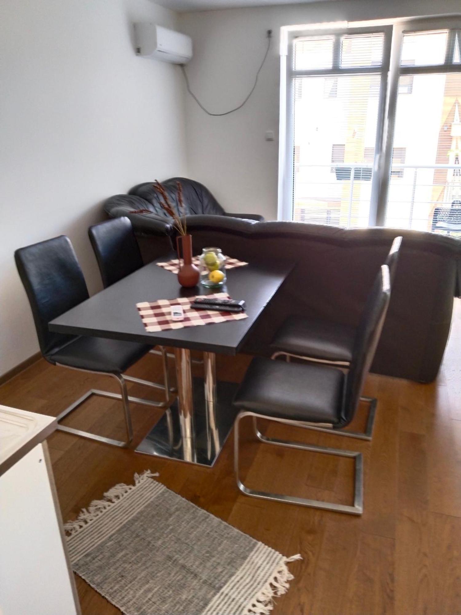 Sandra Apartmani Vrsac Luaran gambar